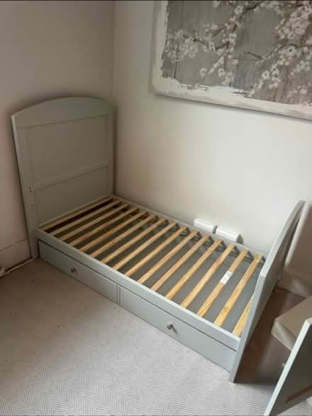 Photo of free childrens bedroom furniture (SE24) #2