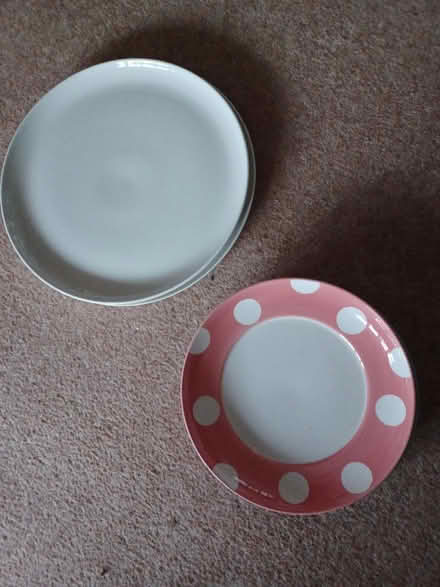 Photo of free Crockery Plates (Claygate KT10) #1