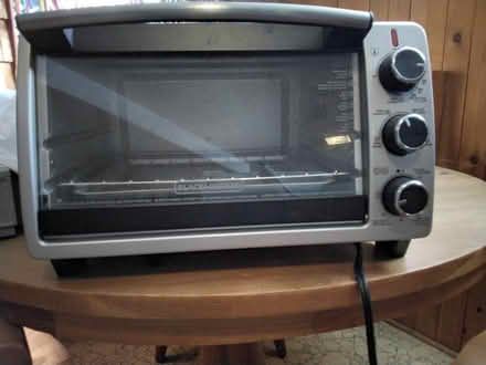 Photo of free Black + Decker toaster oven (Nepean) #1