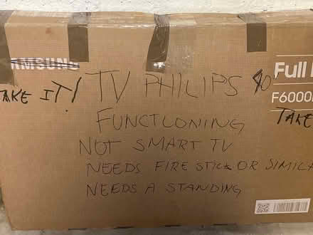 Photo of free 40” Philips tv (Grove Park, BR1) #1