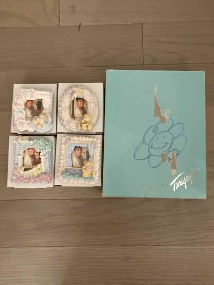 Photo of free Mini teddy bear frames (Kennedy/16th in Markham) #2