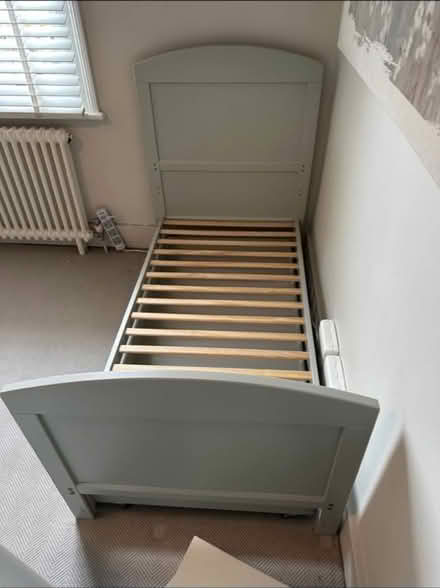 Photo of free childrens bedroom furniture (SE24) #3