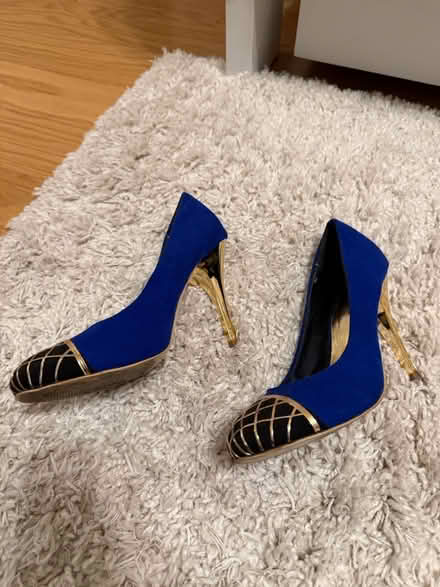 Photo of free Blue heels (size 8.5) (Adams Point) #1