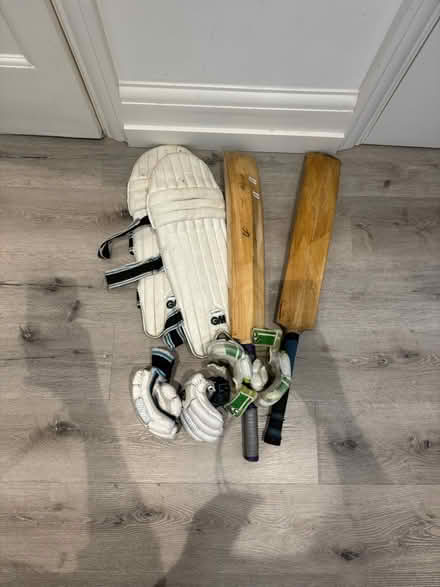 Photo of free Kids cricket stuff (Wimbledon SW19) #1