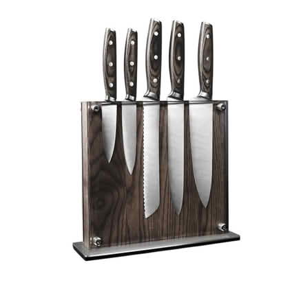 Photo of free Art & Cook Magnetic Knives Holder (Brooklyn Storage) #2