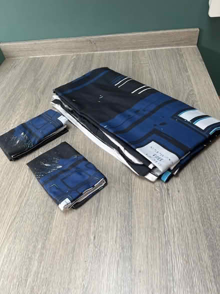 Photo of free Dr Who Double Duvet Cover and 2 Pillowcases (Southsea PO4) #2