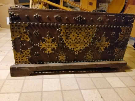 Photo of free antique trunk, brass-decorated (Birkdale and Ellesmere .) #2