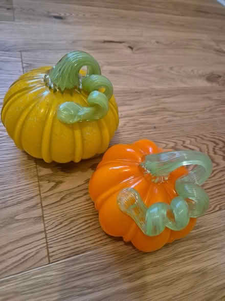 Photo of free Glass 🎃 yellow and orange (Sw155au, Barnes) #2