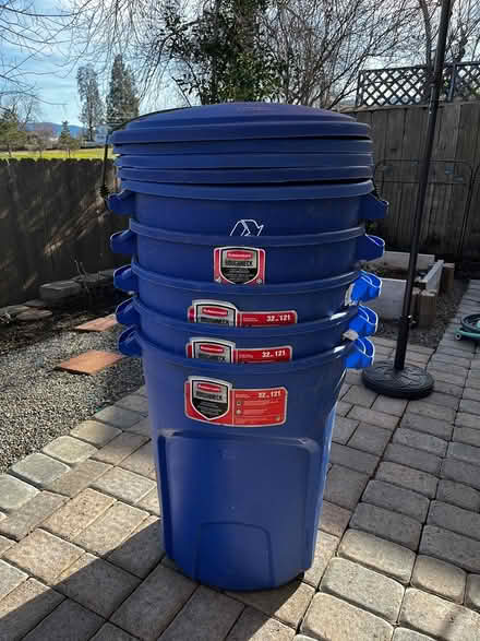 Photo of free Recycle/garbage cans (Mill Pond Neighborhood) #1