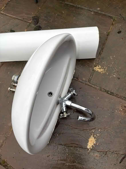 Photo of free Sink and pedestal (AL3 St Albans) #1