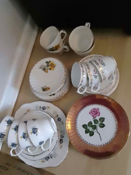 Photo of free china plus glass items suitable for car boot (Purley on Thames RG31) #1