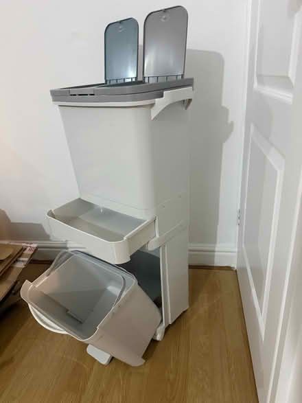 Photo of free Bin (Thamesmead) #1