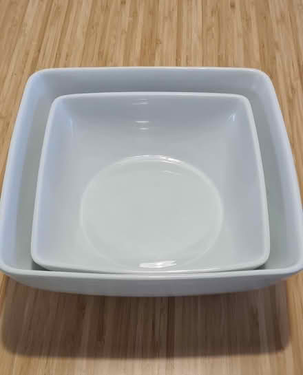 Photo of free White serving/salad bowls (SE17) #2