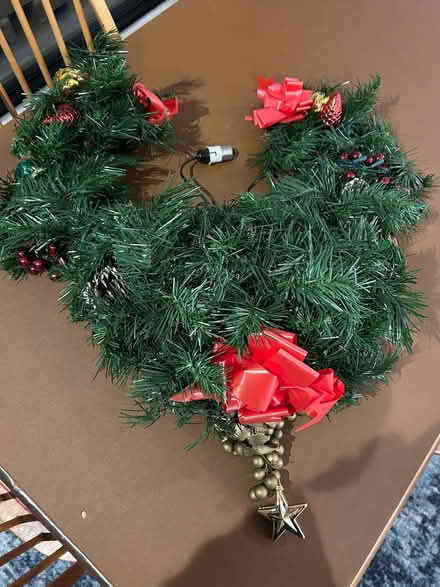 Photo of free Christmas Swag with Lights (Penn HP10) #1