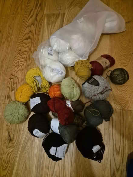Photo of free Merino/tweed/alpaca wool (Sw155au, Barnes) #1