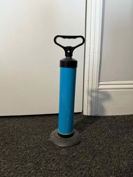 Photo of free Bathroom/Toilet plunger (turnpike lane N15) #1
