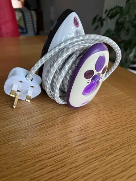Photo of free Small travel iron with travel bag (Wollaton NG8) #1