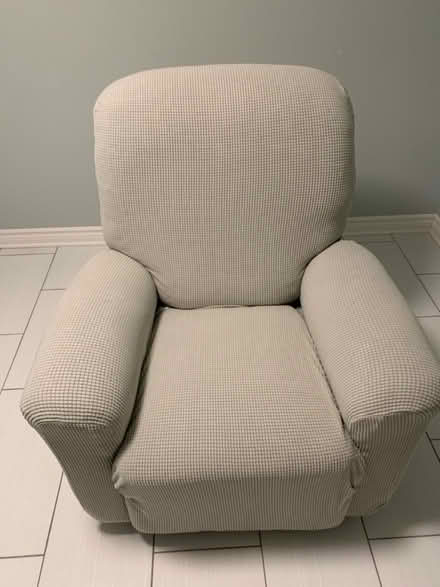 Photo of free Furniture (Alta Vista area) #4