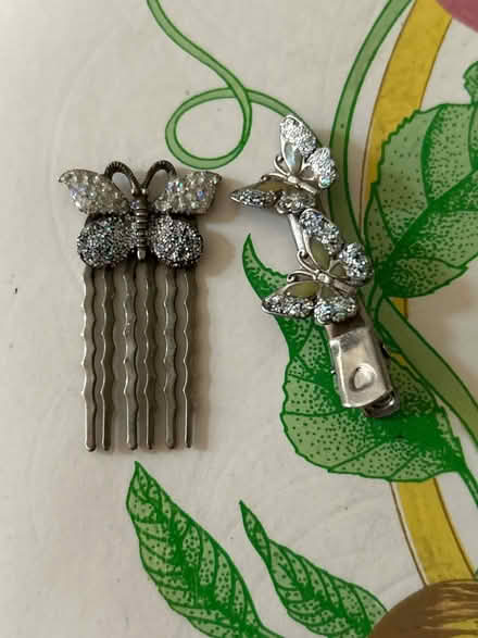 Photo of free Hair clips (KT3 new malden) #1