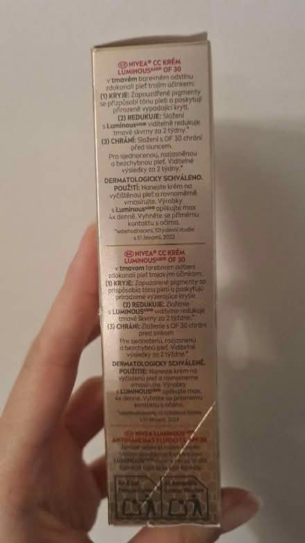 Photo of free CC fluid SPF30 dark skin (03 deep) (Brick lane E1 6S) #4