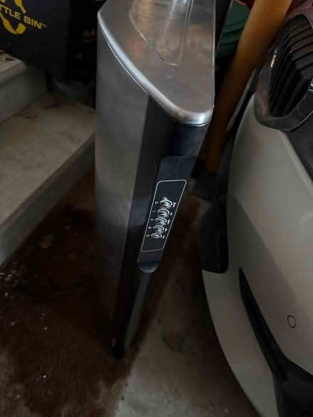 Photo of free 900 cfm Range hood (Dundas and Eighth line) #1