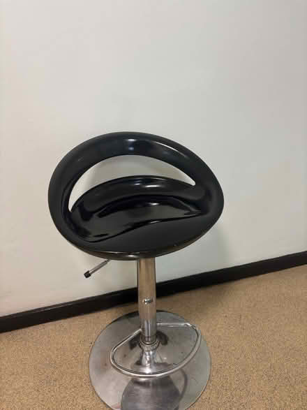 Photo of free Black bar stool (Richmond TW10) #1