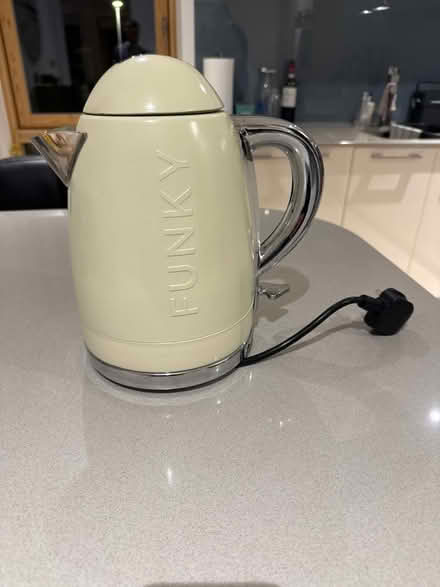 Photo of free Kettle (Cardiff Bay CF11) #1