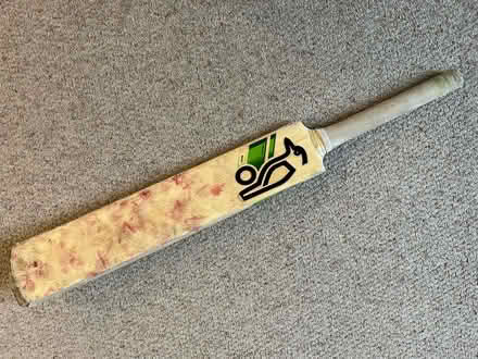 Photo of free Cricket bat, size 5 (M33 near Sale Grammar School) #2