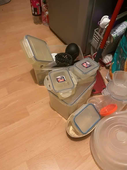 Photo of free Various Kitchen storage and other items (Yarnton OX5) #1