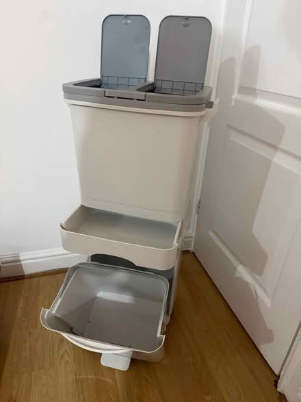 Photo of free Bin (Thamesmead) #2