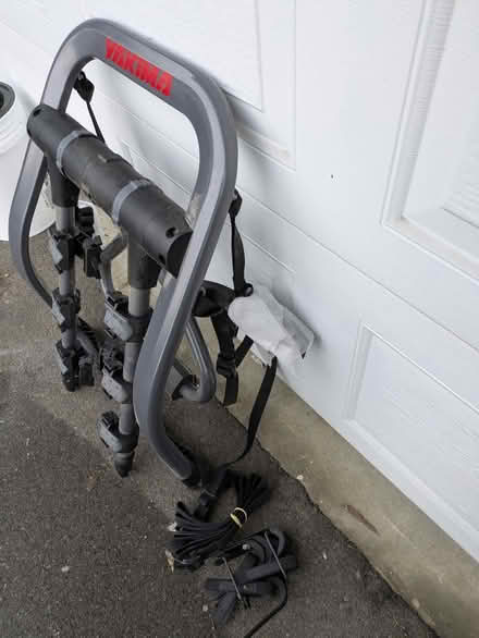 Photo of free Yakima car bike rack (Downtown Bothell) #2