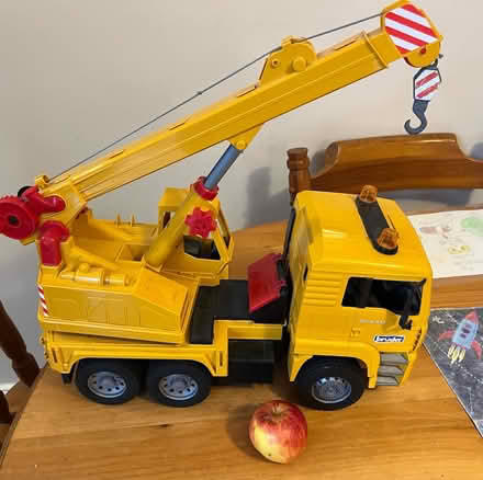 Photo of free toy truck crane (S7 Sharrow) #1