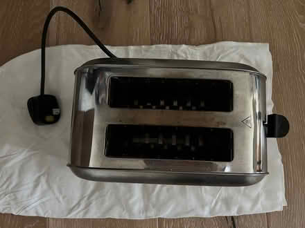 Photo of free Toaster Russell Hobbs (E1W) #3