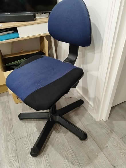 Photo of free Desk chair (HA0) #2