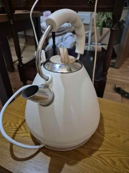 Photo of free Kettle (Harburn EH55) #3