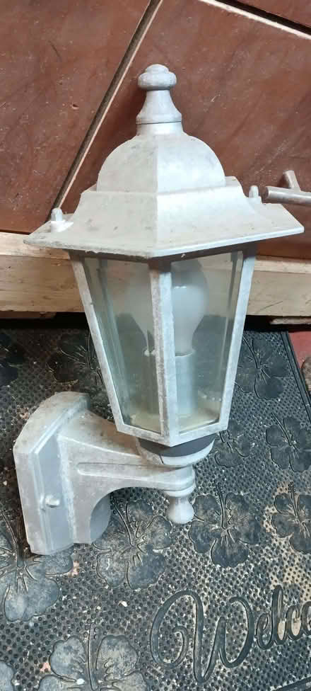 Photo of free old pir light with led bulb Lightwood ST3 (Star yard ST3) #2