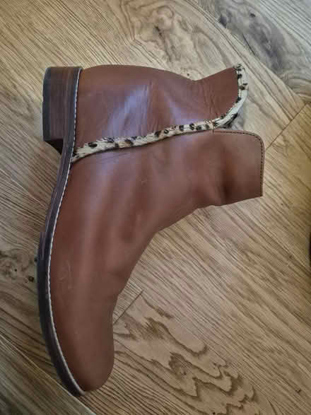 Photo of free Joules brown Chelsea boots s8 (Sw155au, Barnes) #1