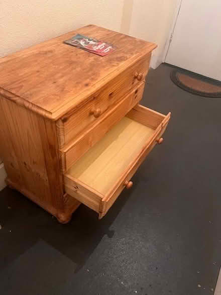 Photo of free Pine chest of drawers (Upper Holloway N19) #4