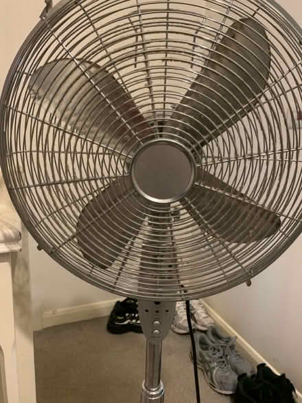 Photo of free Stand up oscillating fan (Worcester Park KT4) #2