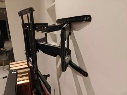 Photo of free TV wall bracket (Wheathampstead AL4) #2