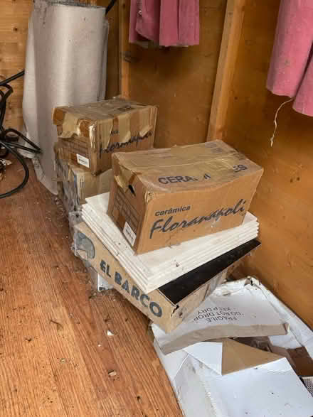 Photo of free Wall/Floor tiles (Brixton SW9) #1