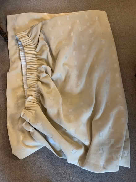 Photo of free curtains (HR1 northern edge of Hereford) #2