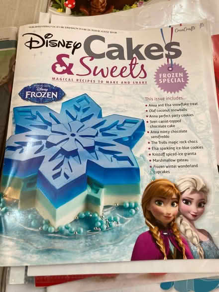 Photo of free Disney cakes magazines ( 20?) (Four Marks GU34) #2