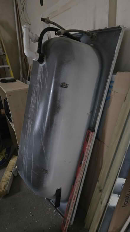 Photo of free Steel bath and radiators (Stratford/Plaistow E13 0) #1