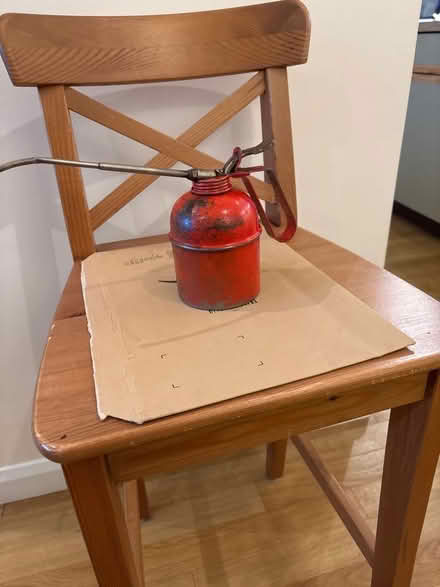 Photo of free oil can (Thames Ditton KT7) #1