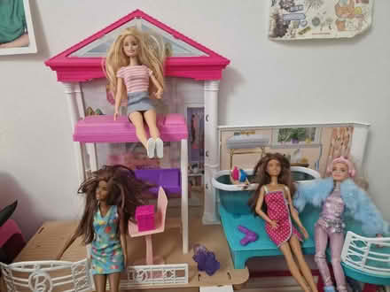Photo of free Barbie House (Bow E3) #2