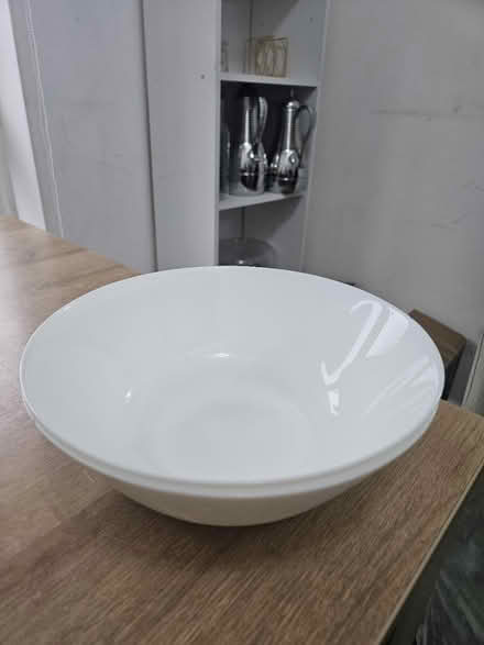 Photo of free White bowls (Enfield N18) #1