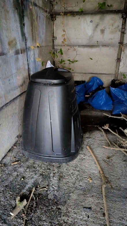 Photo of free Compost bin (Walton WF2) #1