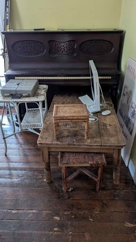 Photo of free Dressers, tables, chairs & more (Palisades NY) #4