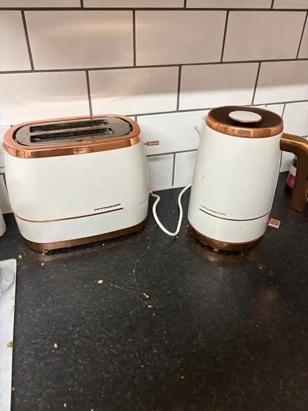 Photo of free Kettle and Toaster set (Swillington LS26) #1